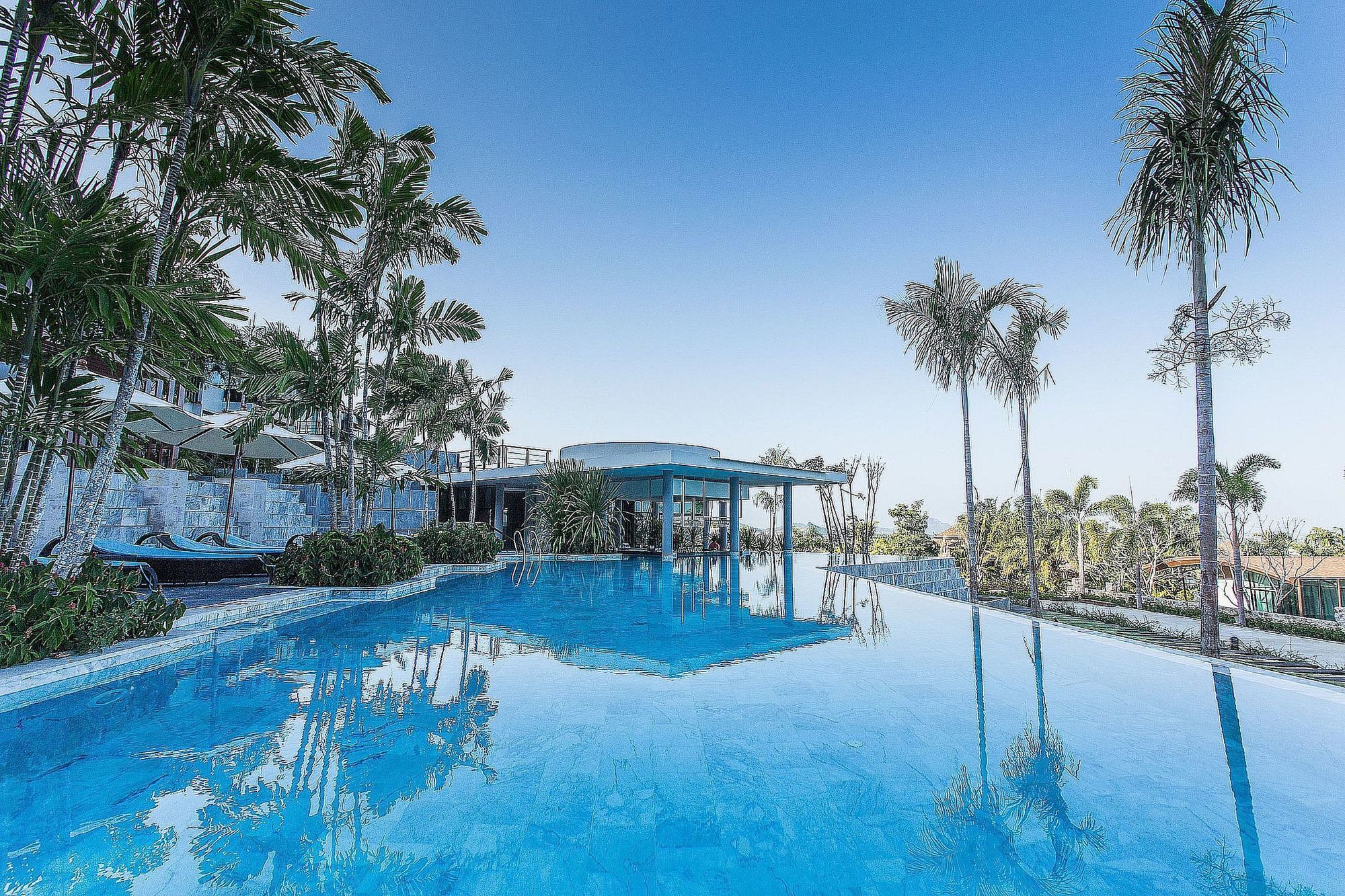 Zen Premium Chalong Phuket Hotel Buitenkant foto